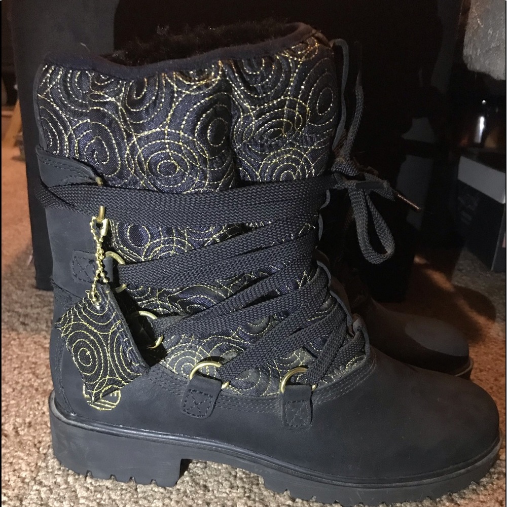 size 8 Black/Gold Timberlands